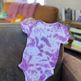 Mektoub & Chill Body Baby I Tie & Dye Purple